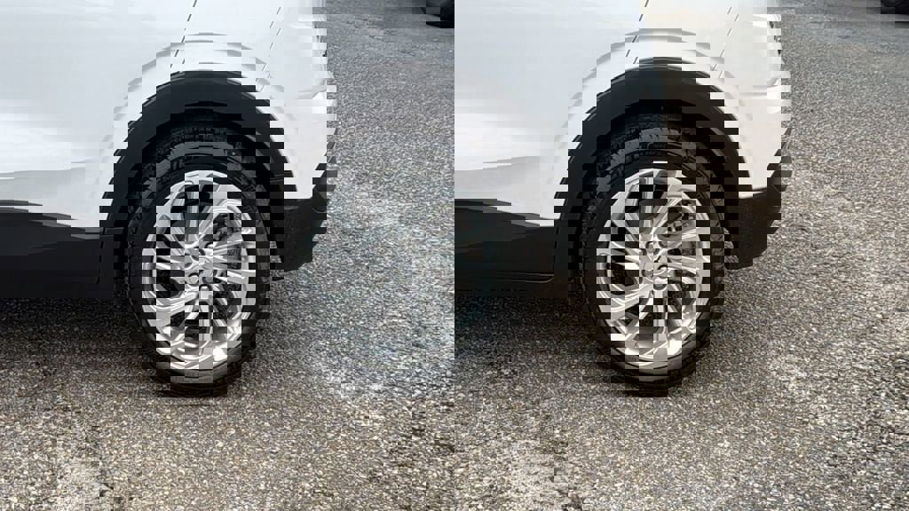 New 2027 Chevrolet Bolt LT w/ Comfort Package image 9