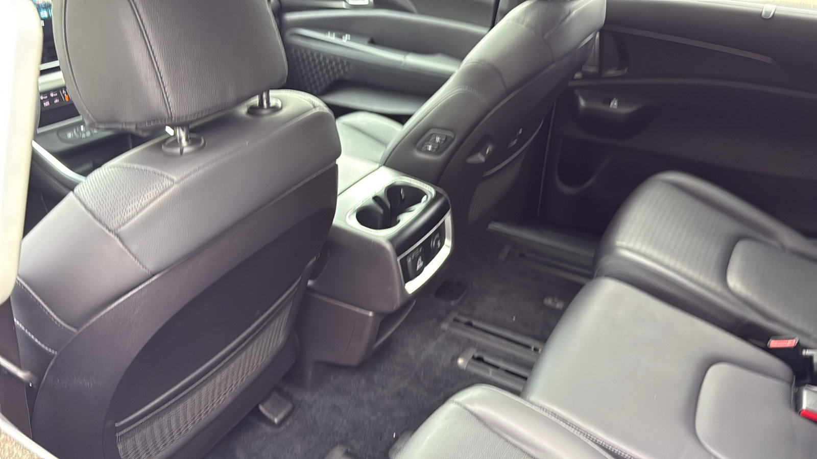 Used 2025 Kia Carnival SX Prestige image 31