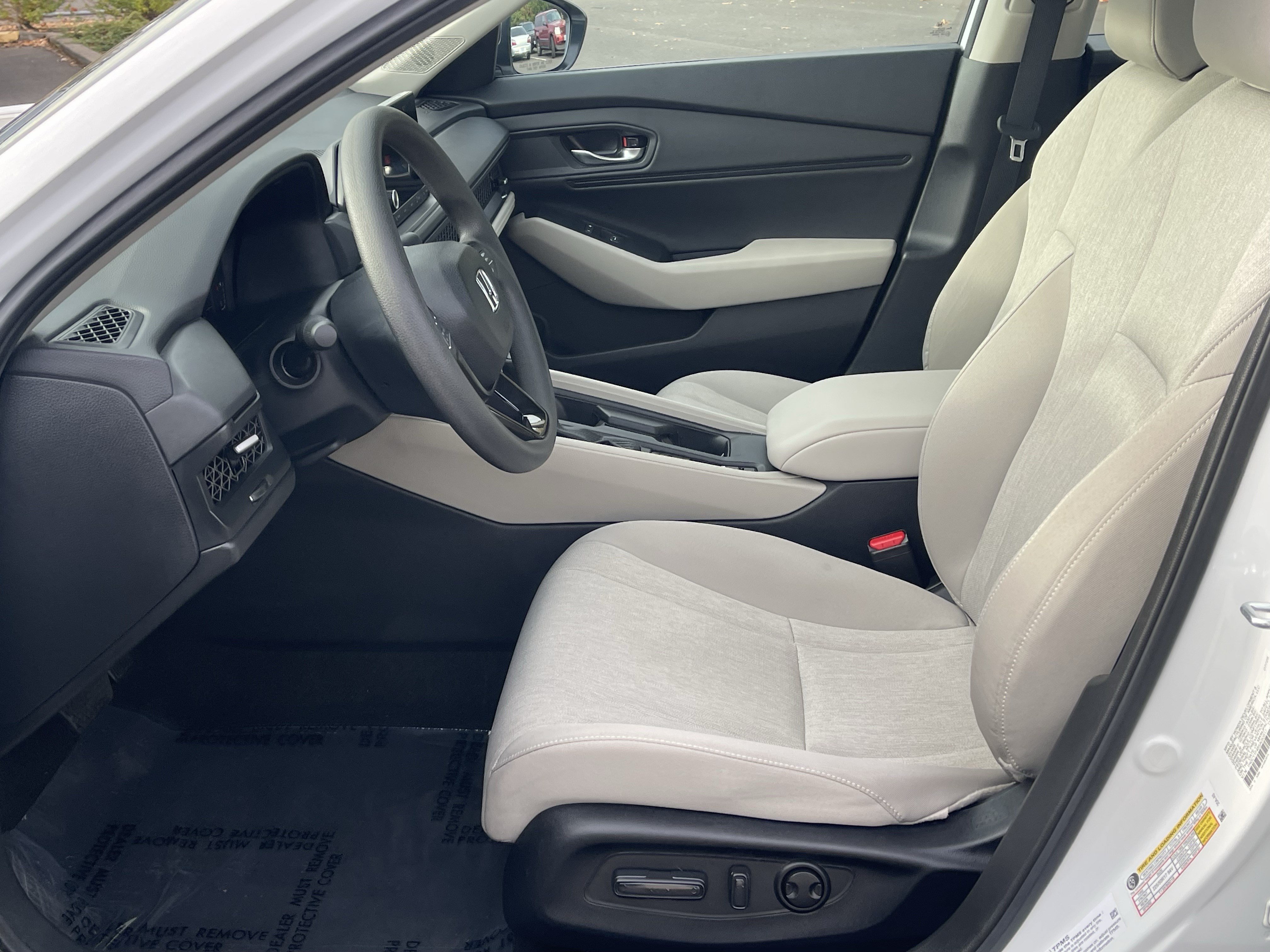 Used 2025 Honda Accord SE image 11