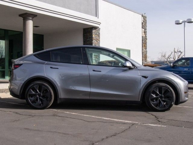 Used 2025 Tesla Model Y Long Range image 8