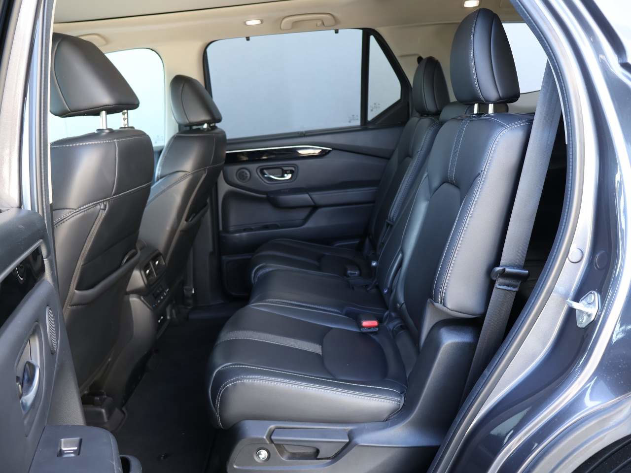 Used 2024 Honda Pilot Touring image 11