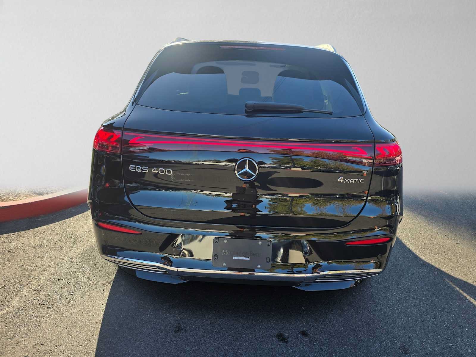 New 2027 Mercedes-Benz EQS 400 4MATIC SUV image 4