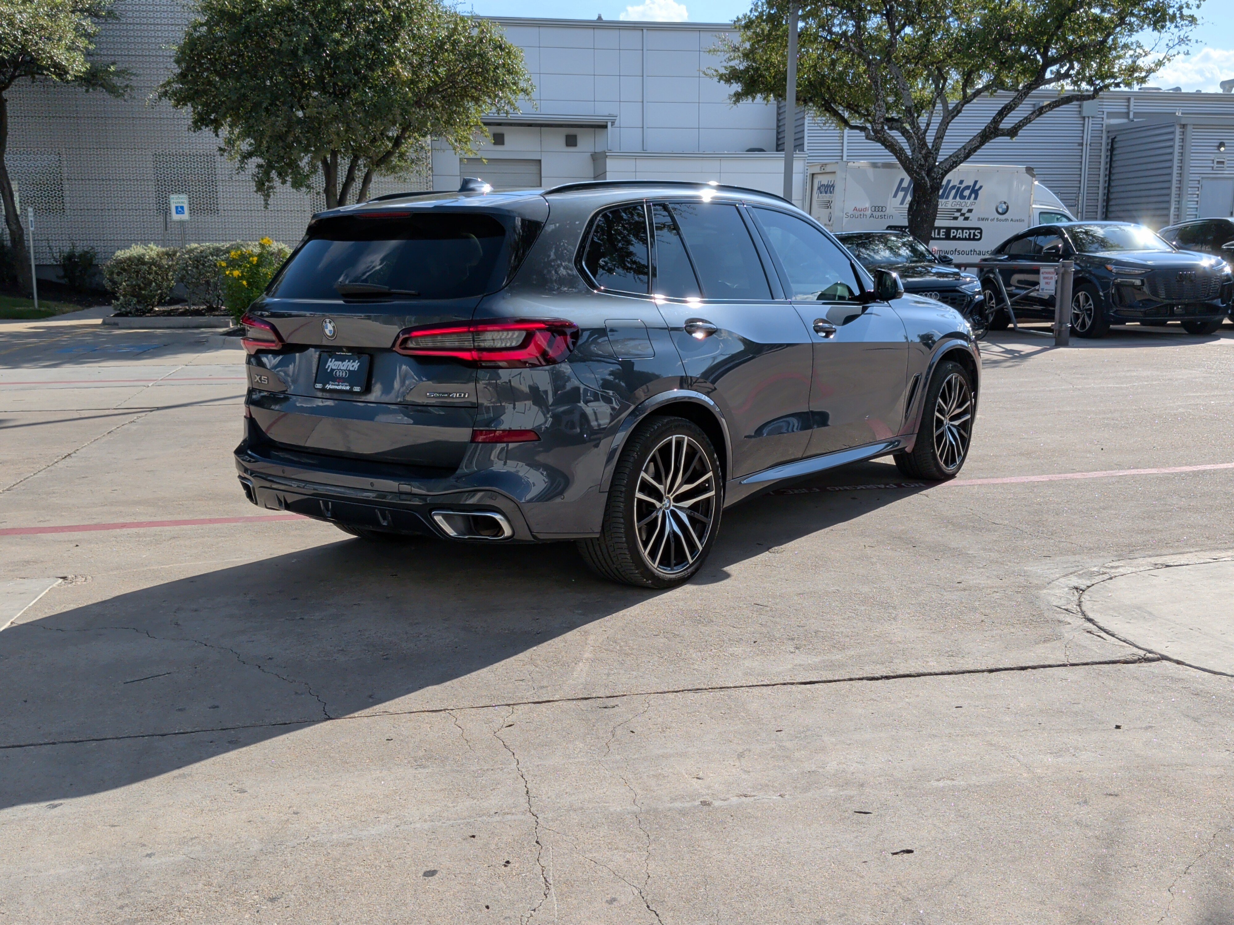 Used 2022 BMW X5 sDrive40i w/ M Sport Package RWD image 10