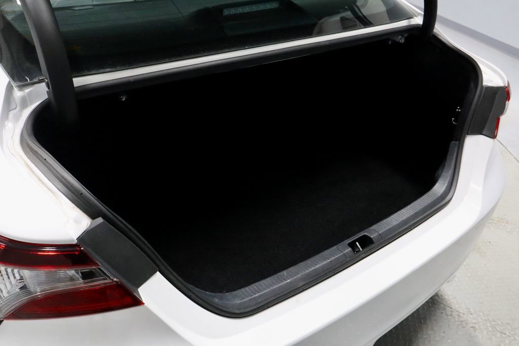 Used 2024 Toyota Camry SE image 12