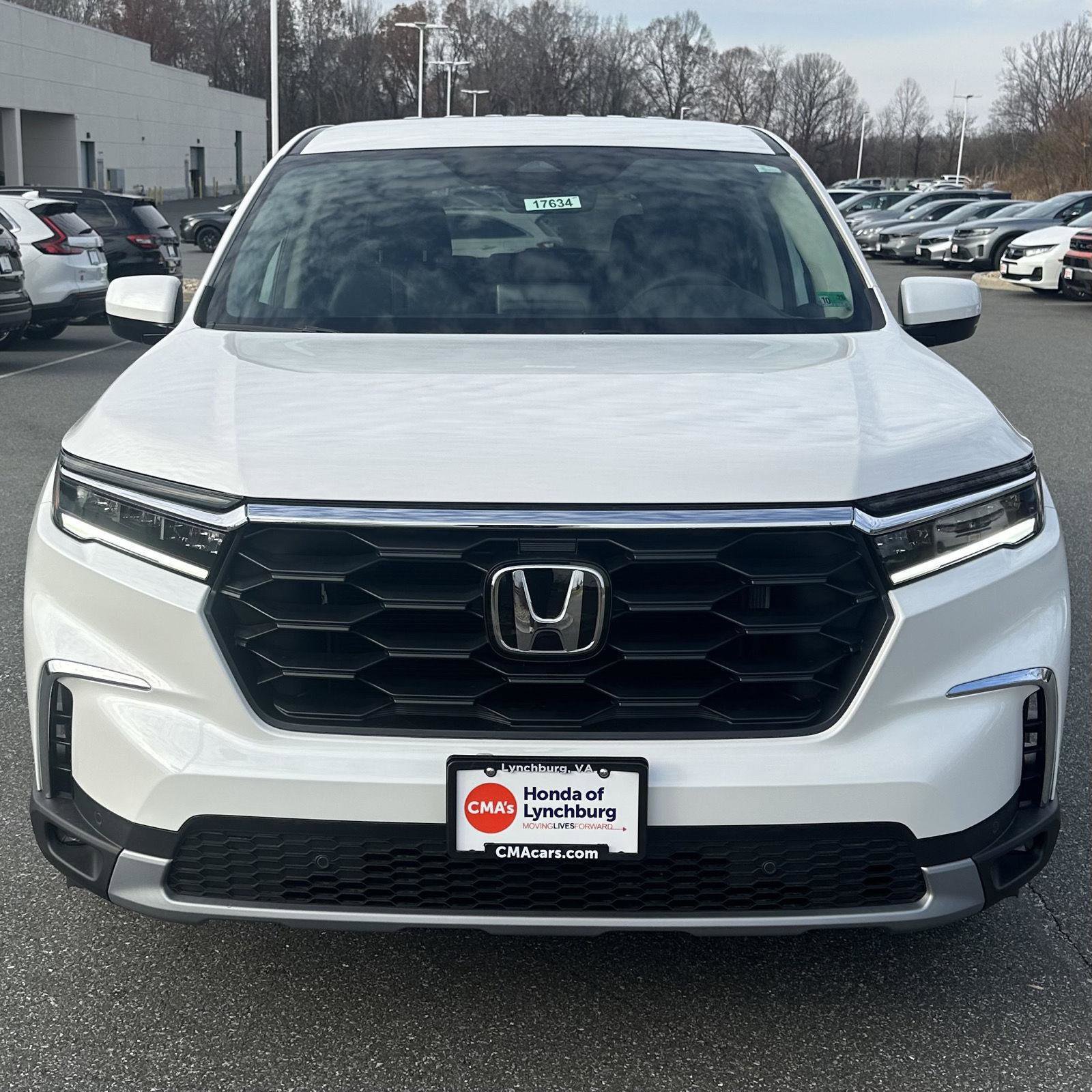 New 2025 Honda Pilot EX-L image 8