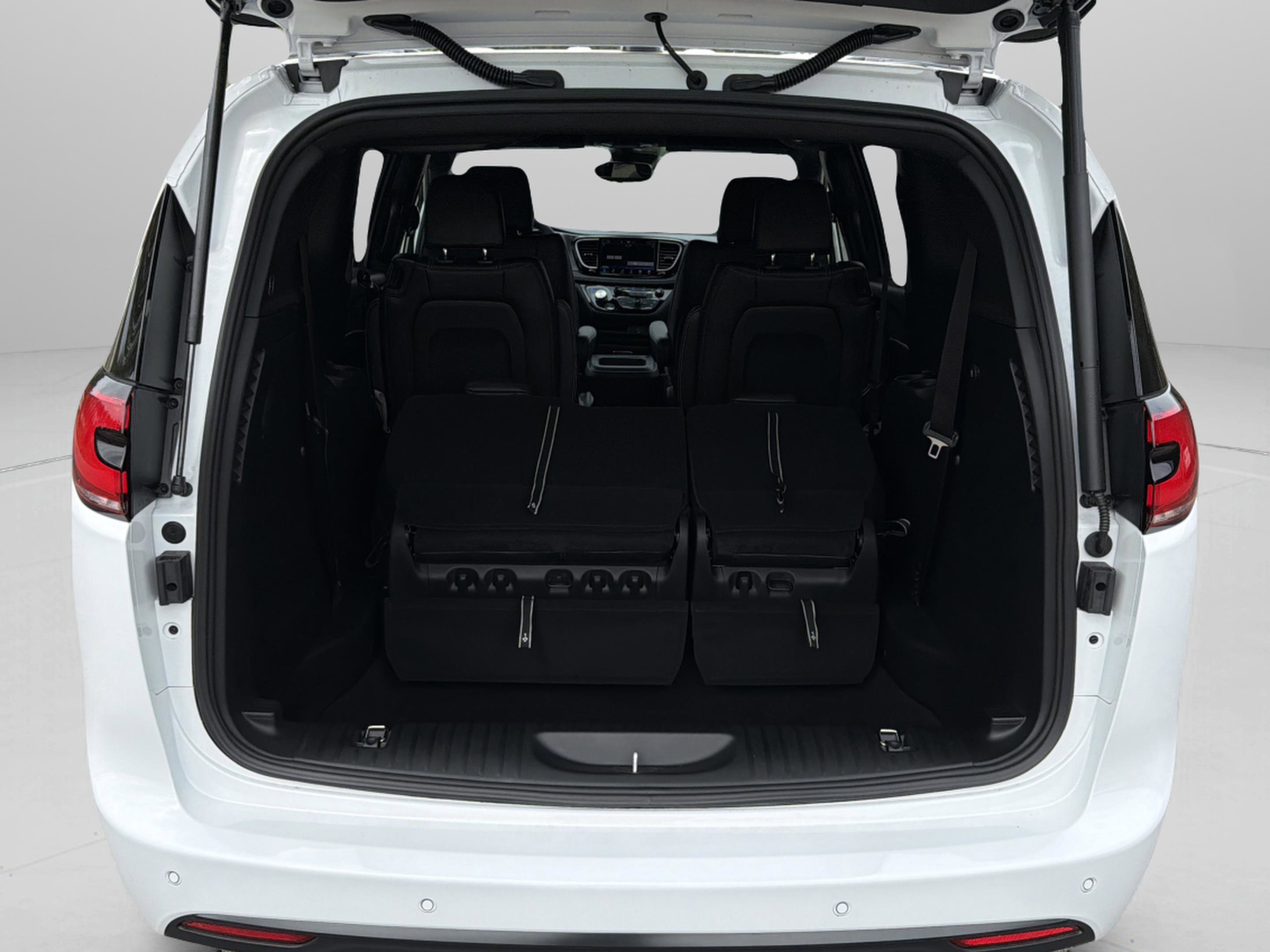New 2026 Chrysler Pacifica Select image 23