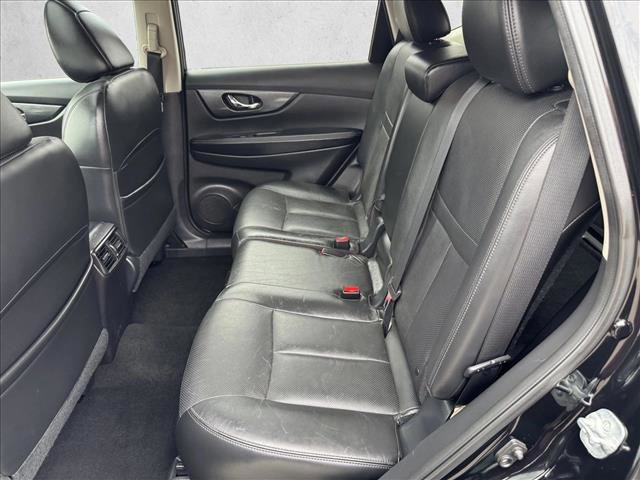 Used 2015 Nissan Rogue SL w/ SL Premium Package image 18