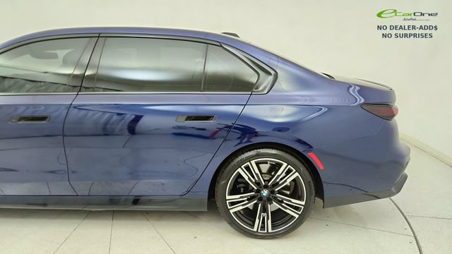 Used 2023 BMW 760i xDrive AWD/4WD image 10
