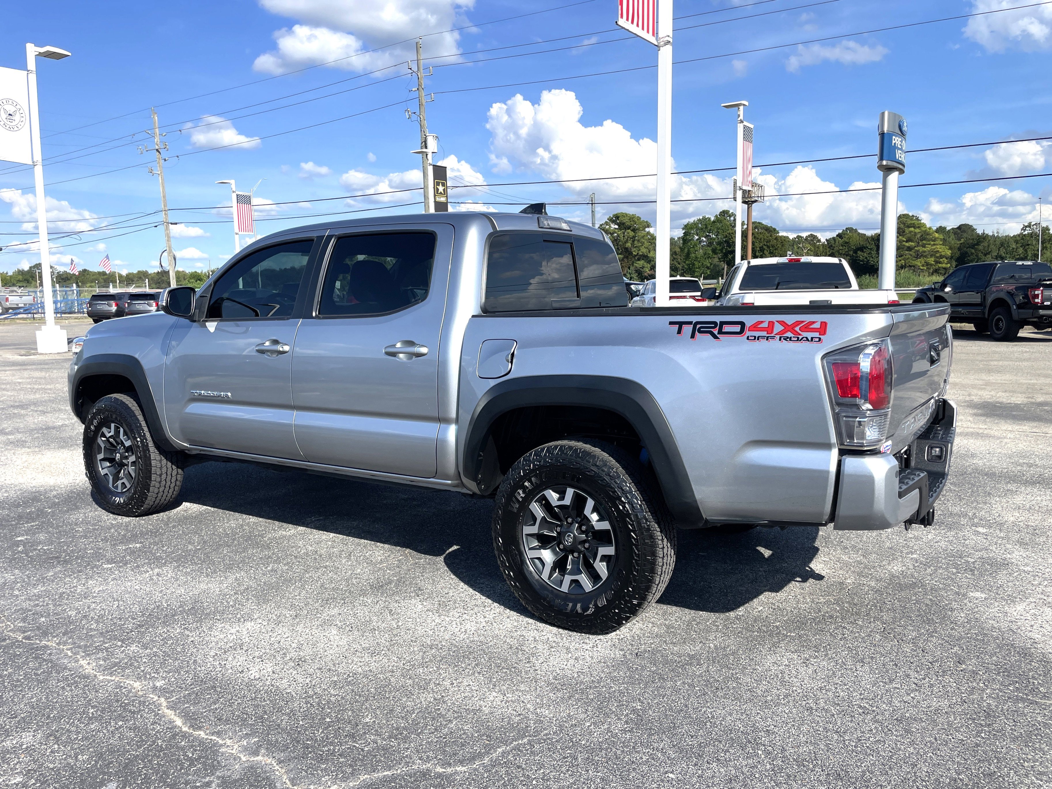 Used 2023 Toyota Tacoma TRD Off-Road w/ Technology Package image 6