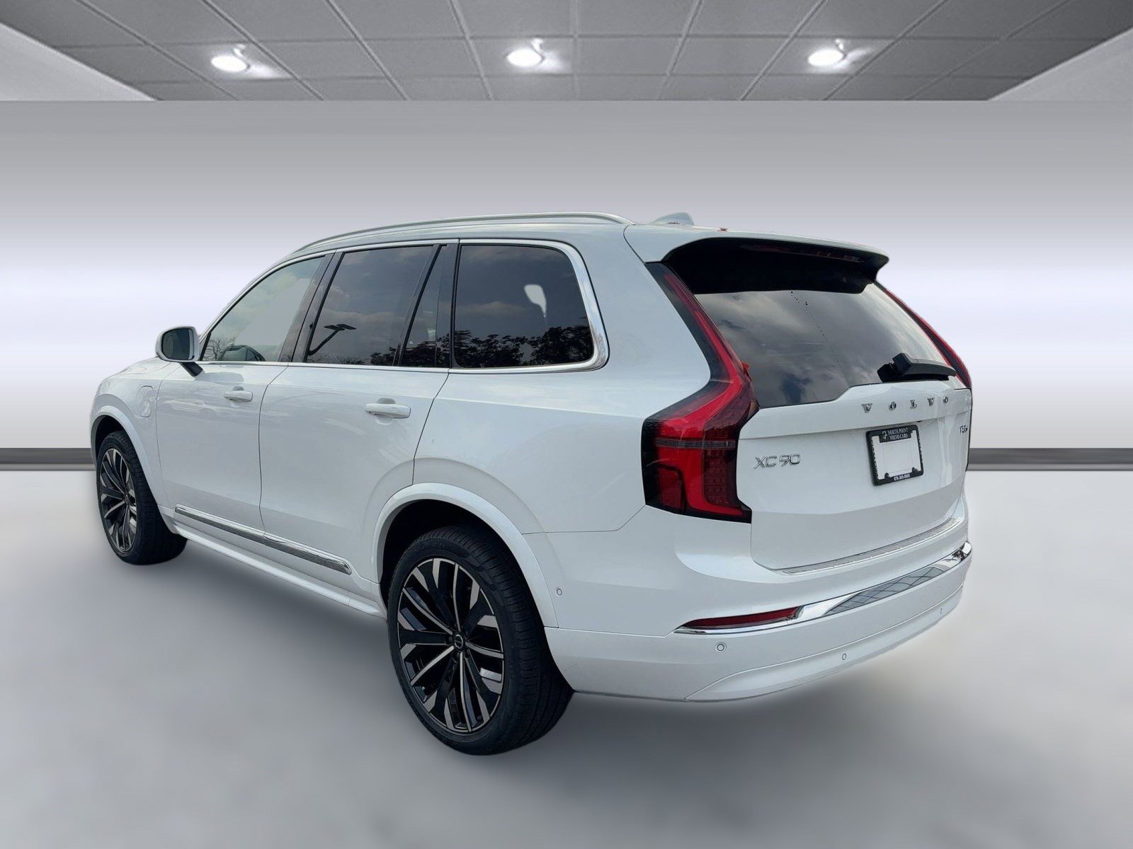 New 2026 Volvo XC90 T8 Plus image 3