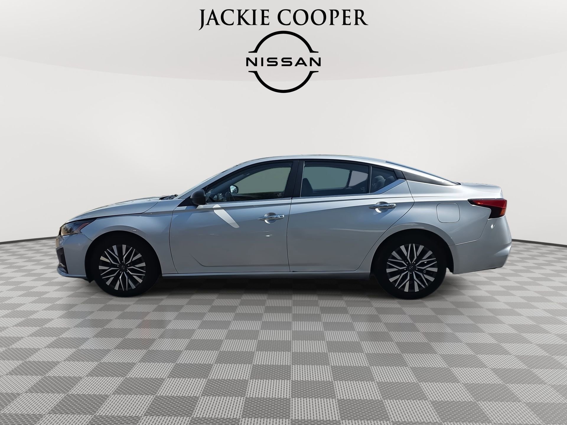 Certified 2024 Nissan Altima 2.5 SV image 8