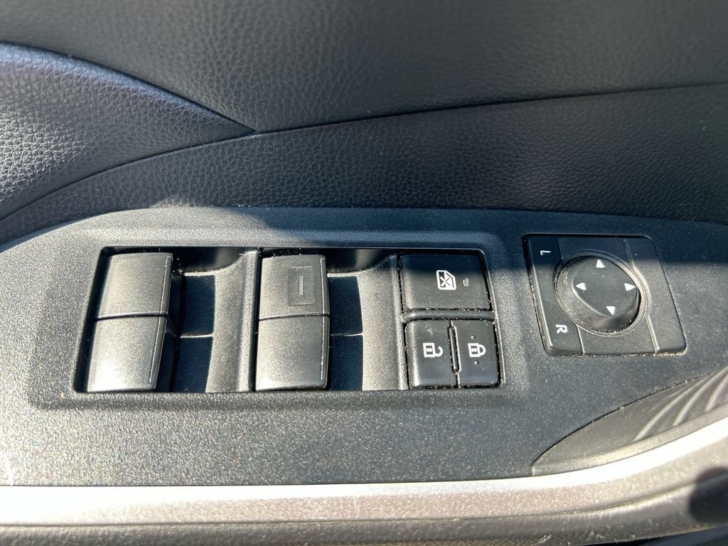 Used 2020 Toyota RAV4 XLE FWD image 13