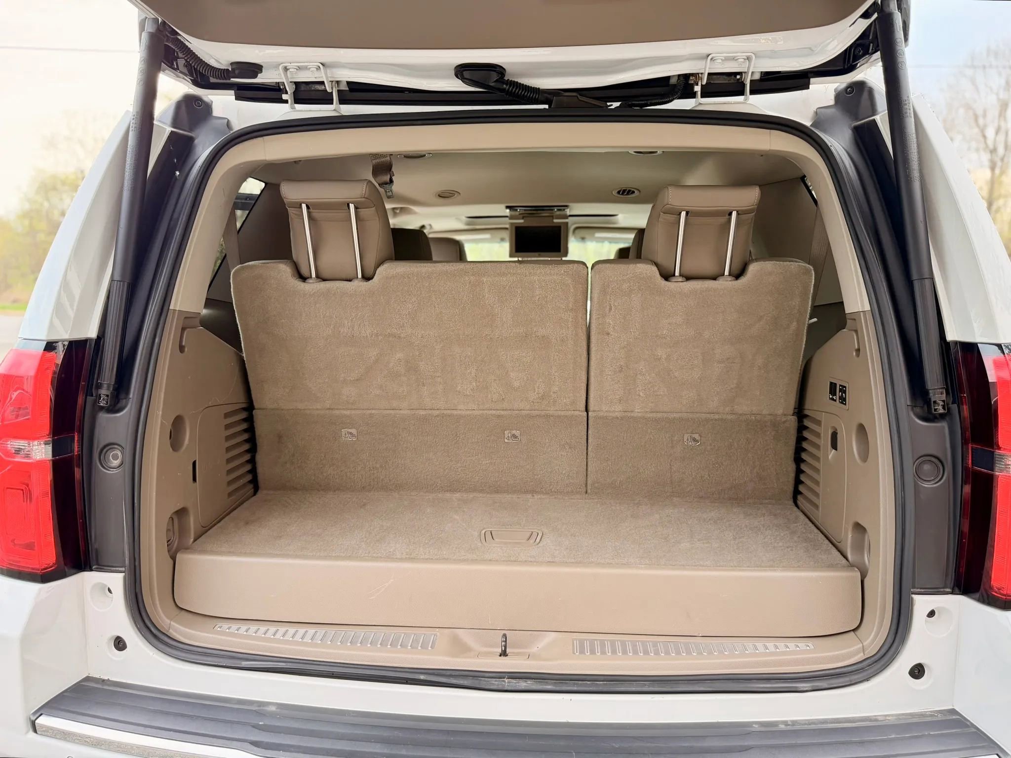 Used 2016 Chevrolet Tahoe LTZ image 38