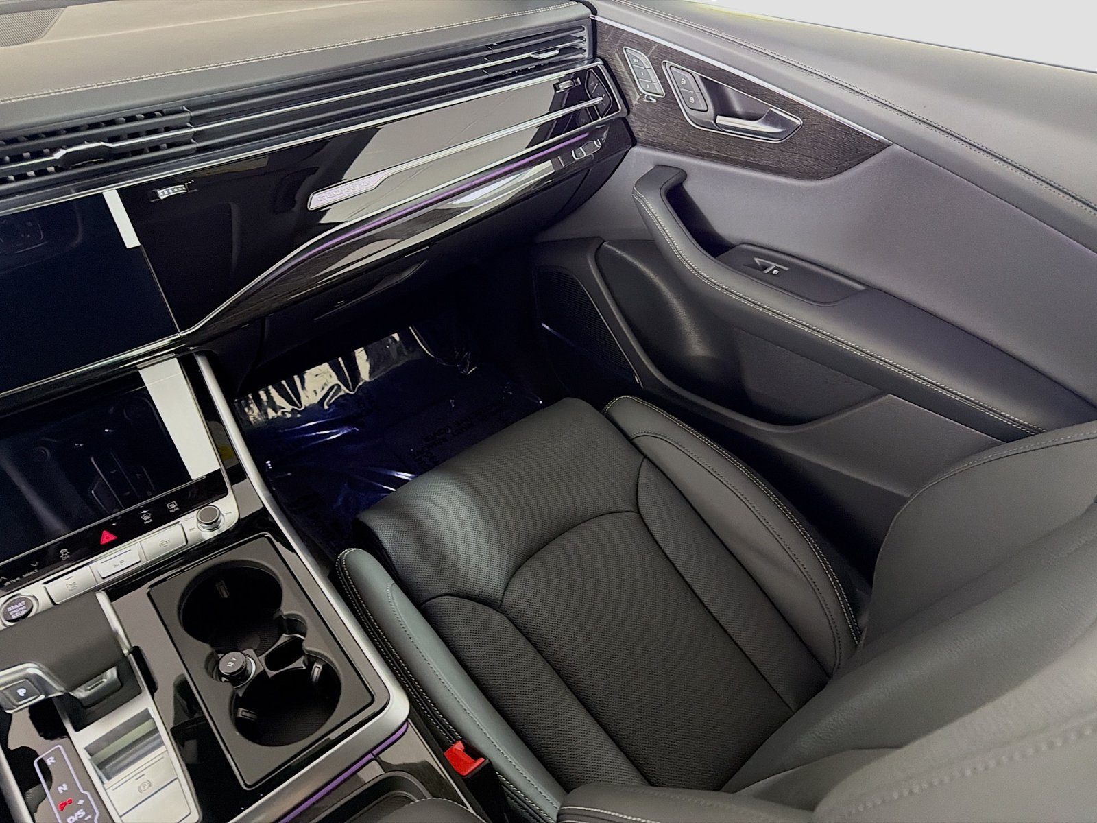 New 2026 Audi Q8 Prestige AWD/4WD image 25