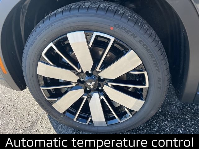 New 2026 Mitsubishi Outlander SEL FWD image 5