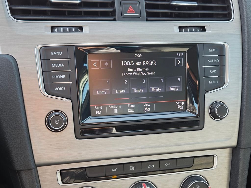 Used 2015 Volkswagen Golf S FWD image 29