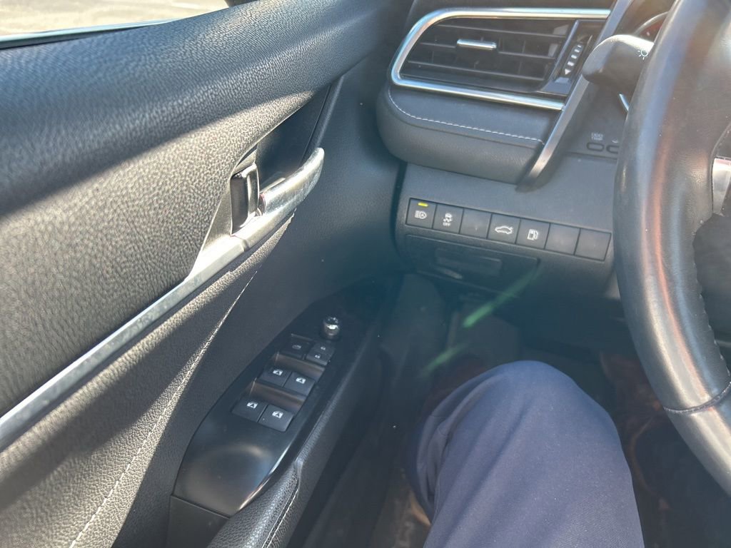 Used 2018 Toyota Camry XSE FWD image 15