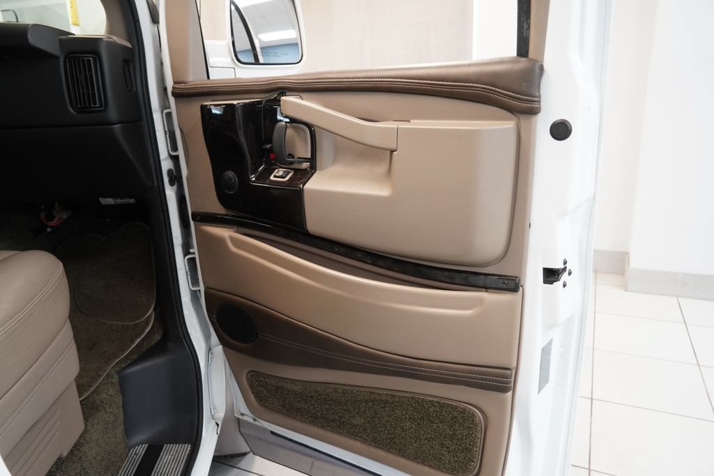 Used 2016 GMC Savana 2500 RWD image 38