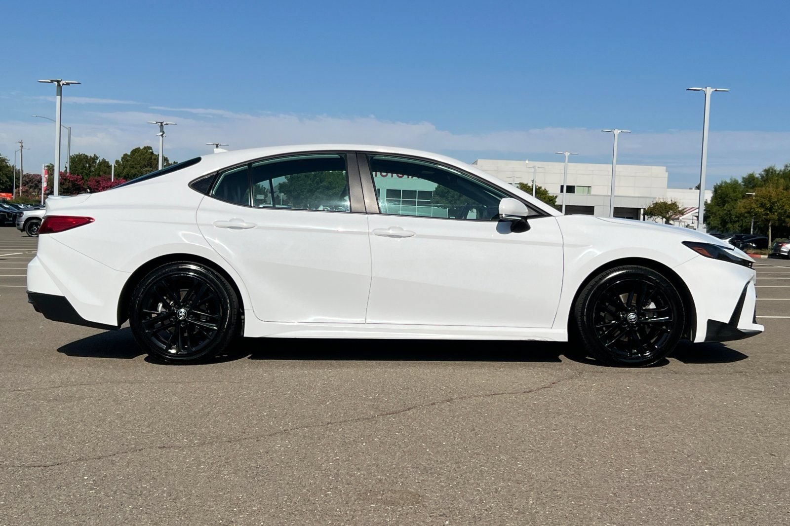 Certified 2025 Toyota Camry SE FWD image 3
