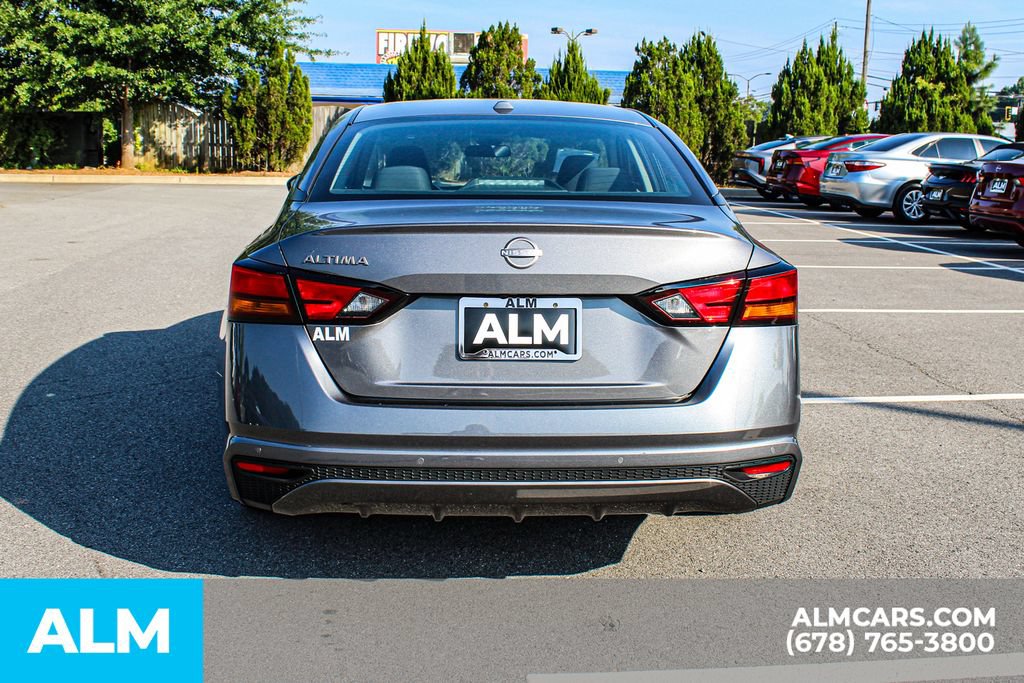 Used 2025 Nissan Altima 2.5 SV FWD image 10