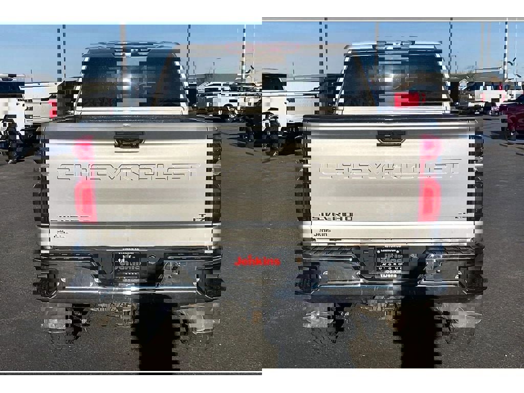 Used 2021 Chevrolet Silverado 3500 LTZ w/ LTZ Premium Package image 4