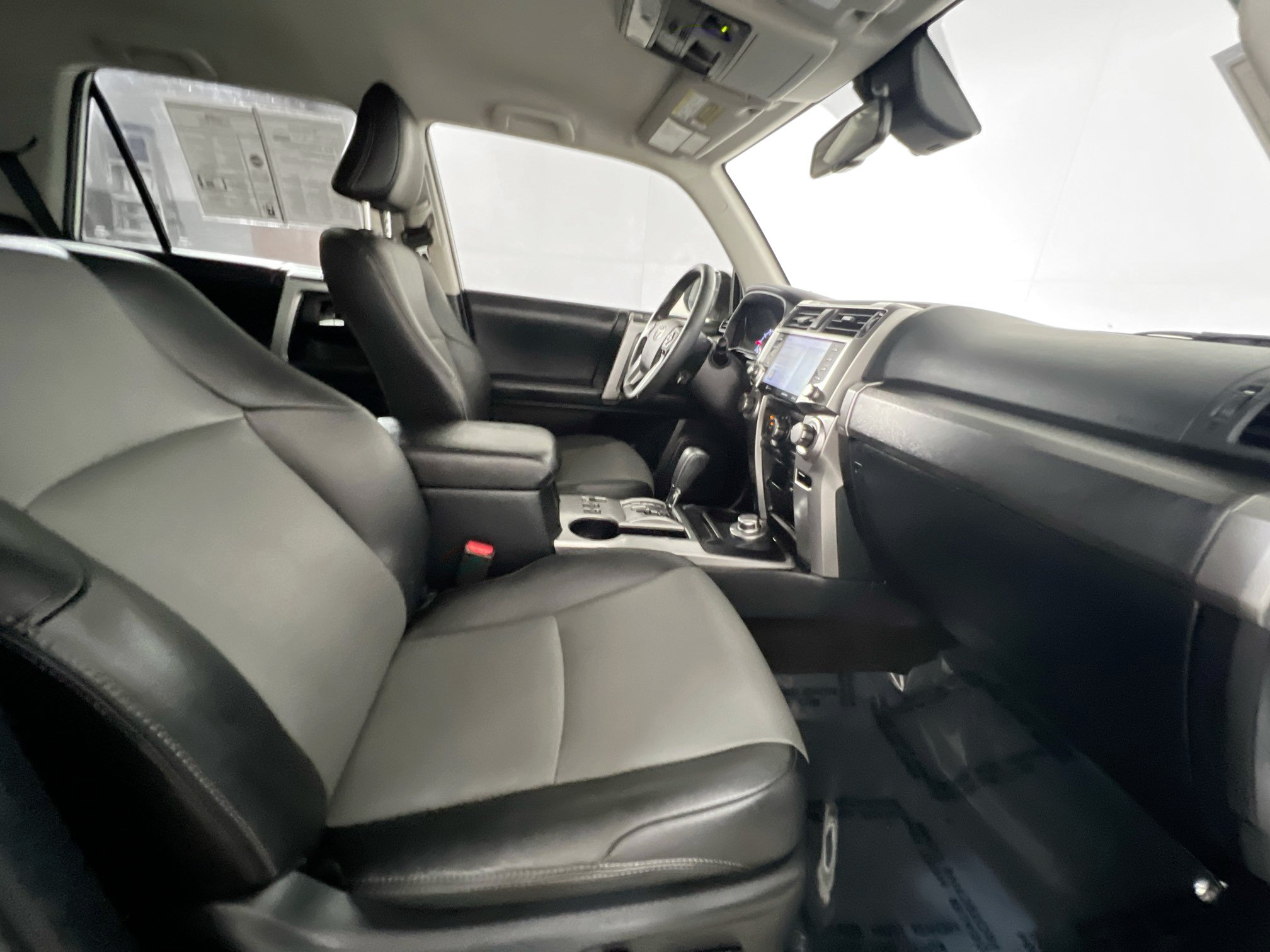 Used 2021 Toyota 4Runner SR5 Premium AWD/4WD image 31