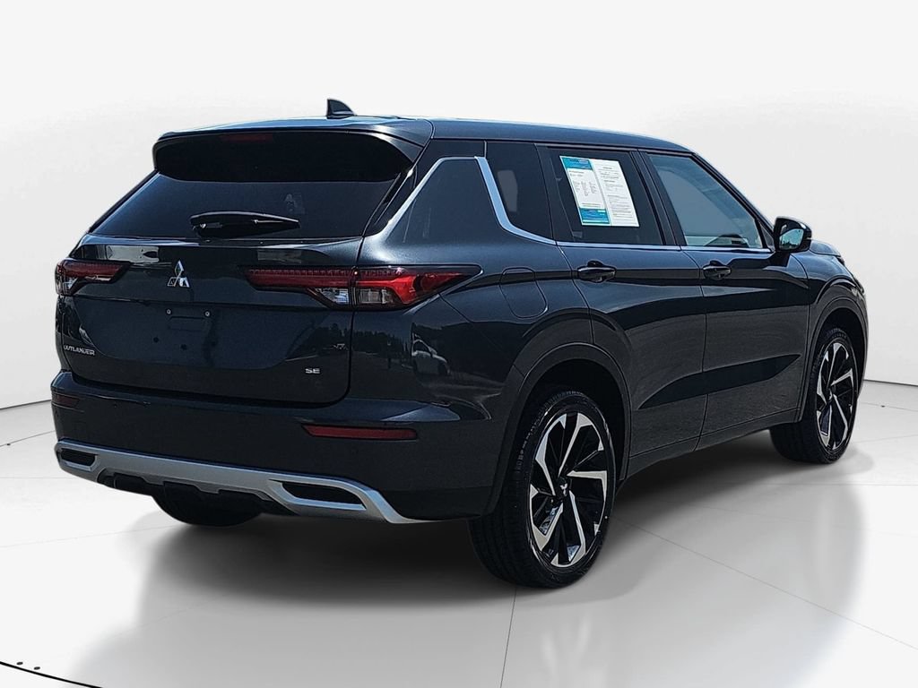 Used 2024 Mitsubishi Outlander SE FWD image 6