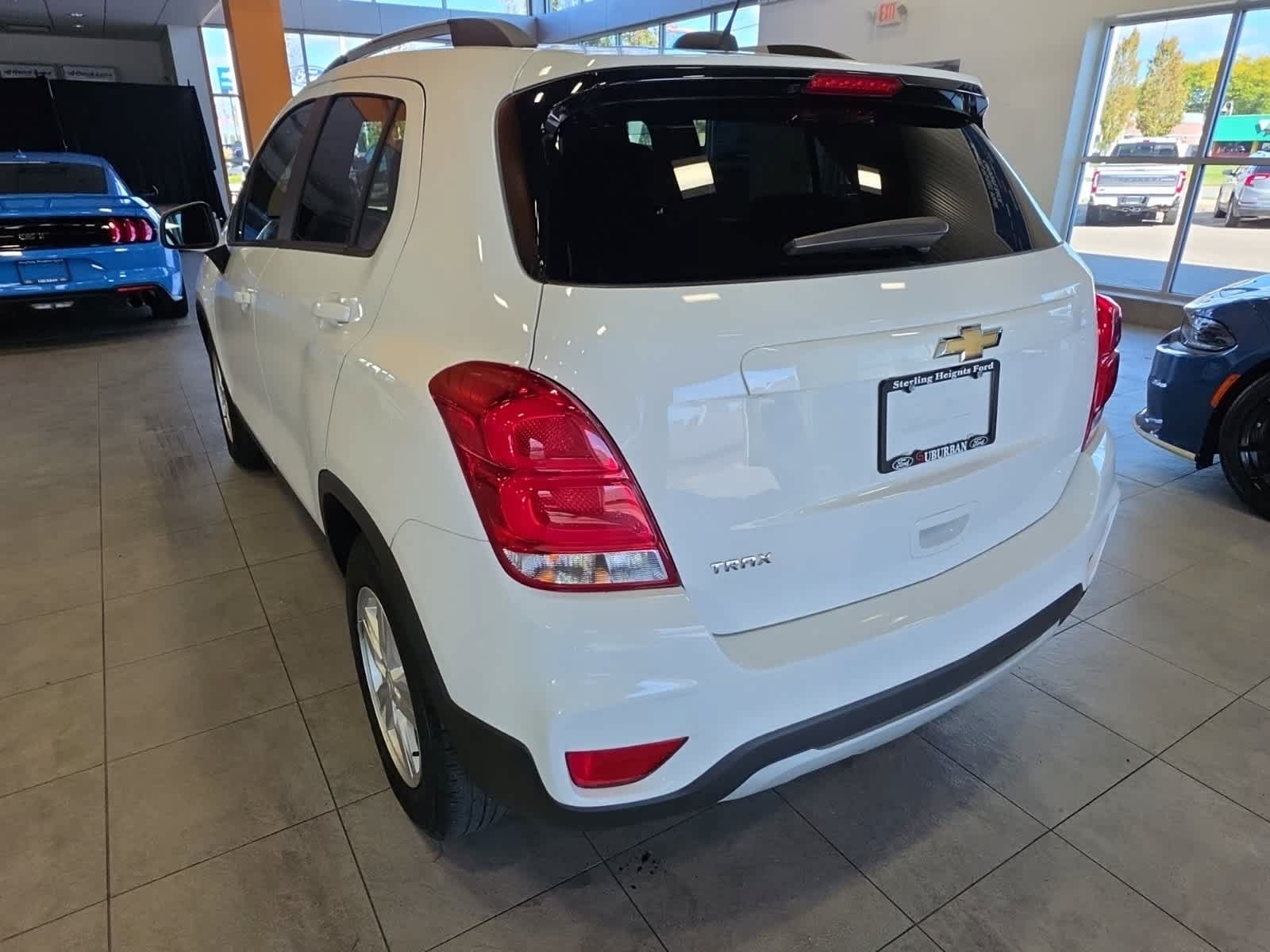 Used 2021 Chevrolet Trax LT FWD image 9