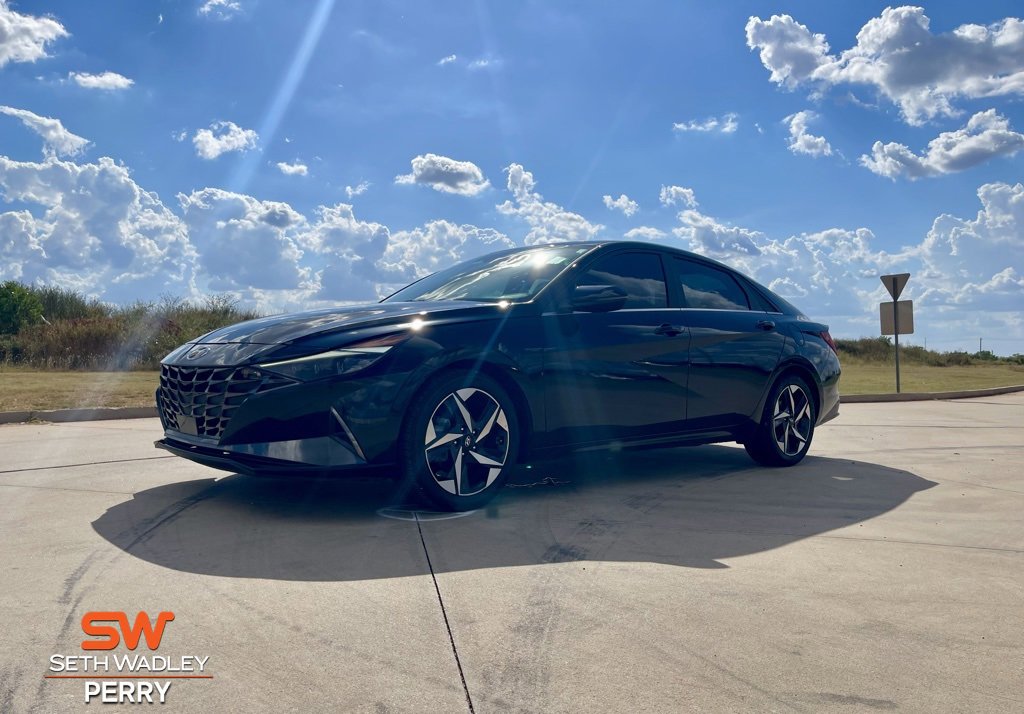 Used 2023 Hyundai Elantra Limited image 5