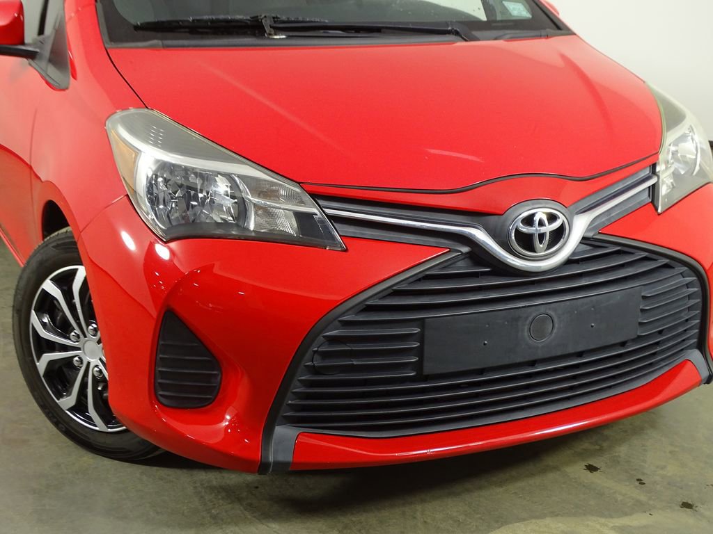 Used 2015 Toyota Yaris L image 34