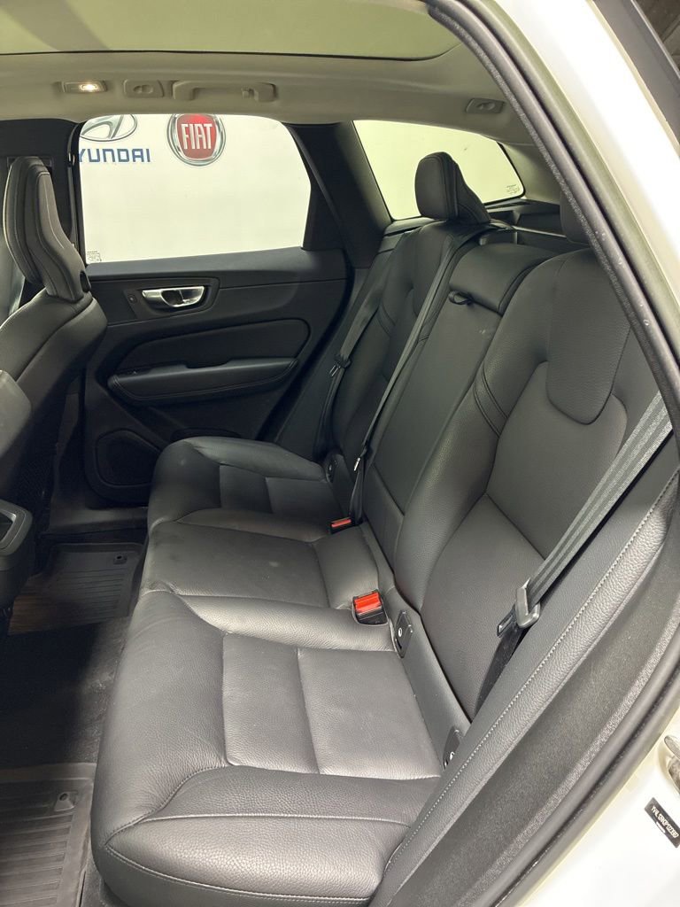 Used 2023 Volvo XC60 B5 Plus w/ Climate Package AWD/4WD image 27