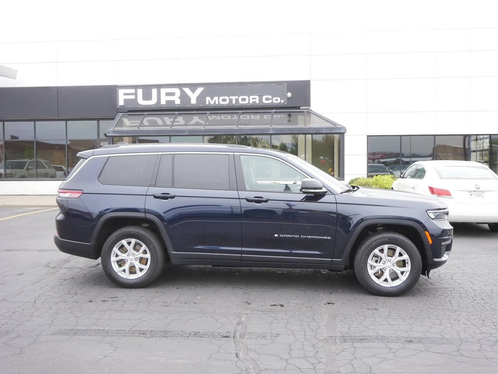 Used 2024 Jeep Grand Cherokee L Limited AWD/4WD image 1