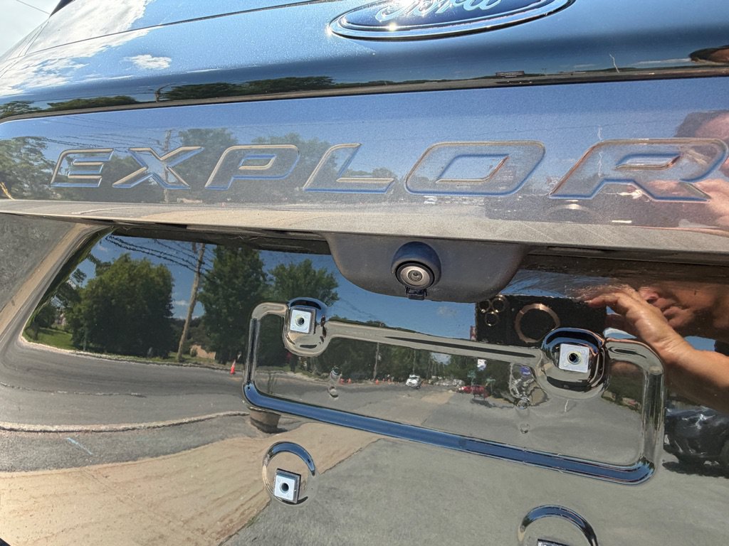 Used 2022 Ford Explorer XLT w/ Equipment Group 202A AWD/4WD image 10