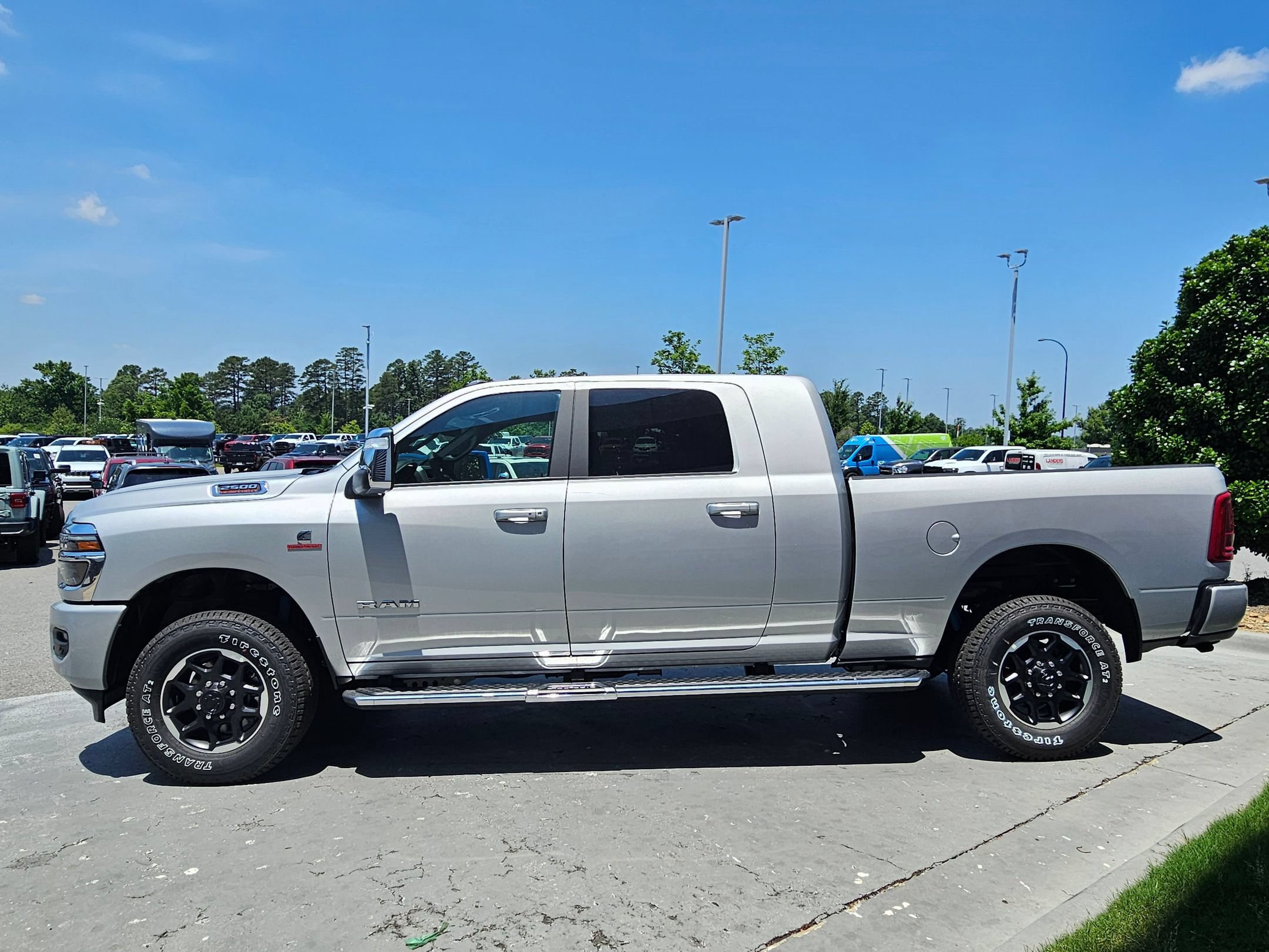 New 2026 RAM 2500 Laramie AWD/4WD image 4