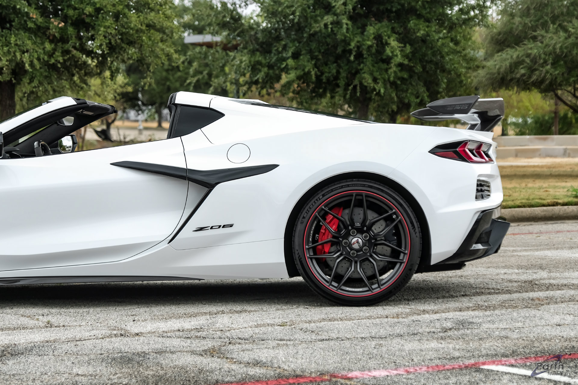 Used 2024 Chevrolet Corvette Z06 w/ Z07 Performance Package RWD image 11