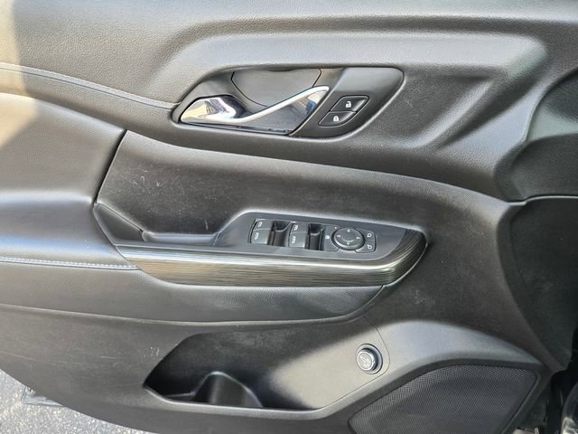 Used 2023 GMC Acadia SLT image 17