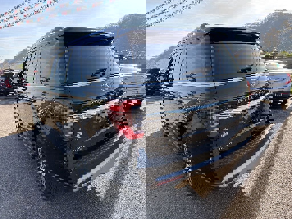 Used 2024 Ford Expedition Limited image 5