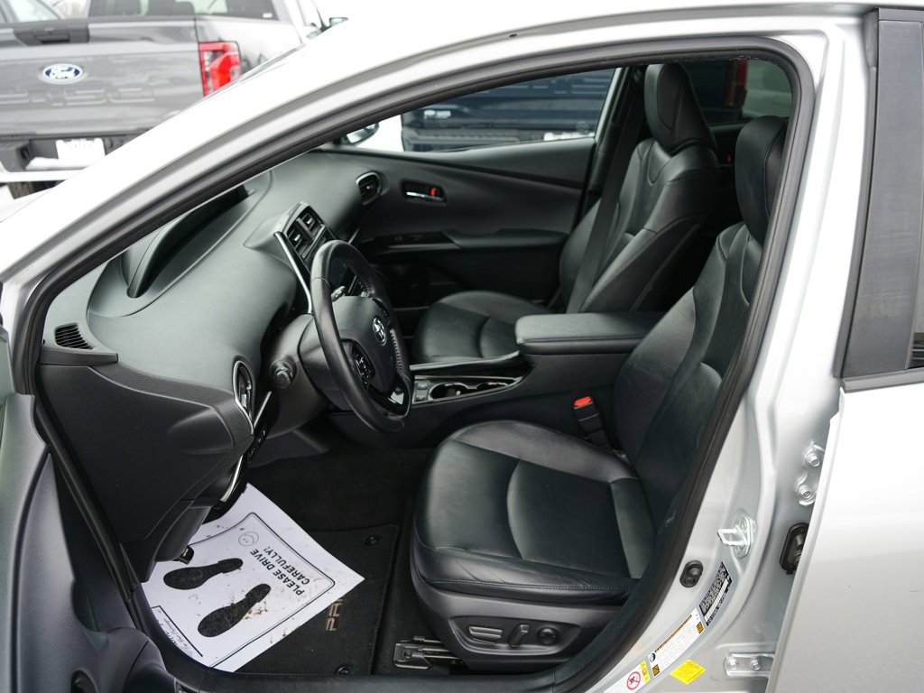 Used 2019 Toyota Prius XLE image 18