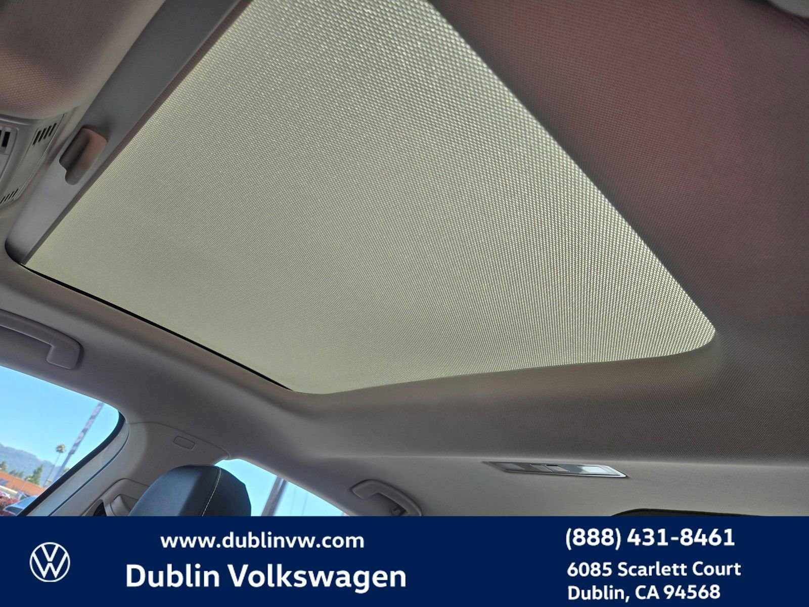 Certified 2024 Volkswagen Jetta SE w/ Panoramic Sunroof Package FWD image 16
