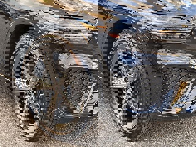 Used 2025 Genesis GV70 3.5T Sport w/ Sport Advanced Package image 13