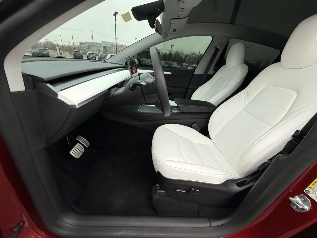 Used 2025 Tesla Model Y Performance image 20
