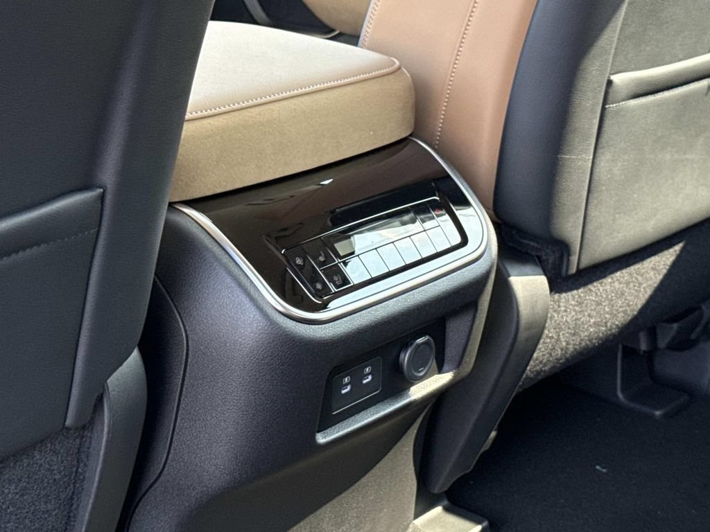New 2027 INFINITI QX80 Luxe AWD/4WD image 18