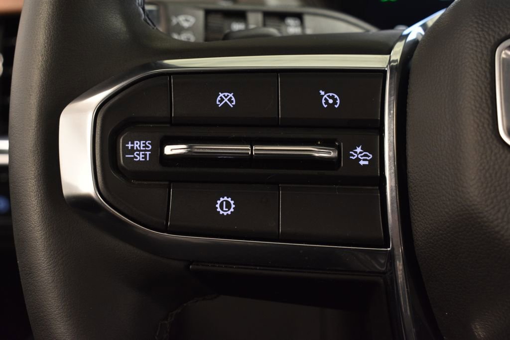 Used 2025 GMC Yukon Denali w/ Sun & Power Step Package image 19