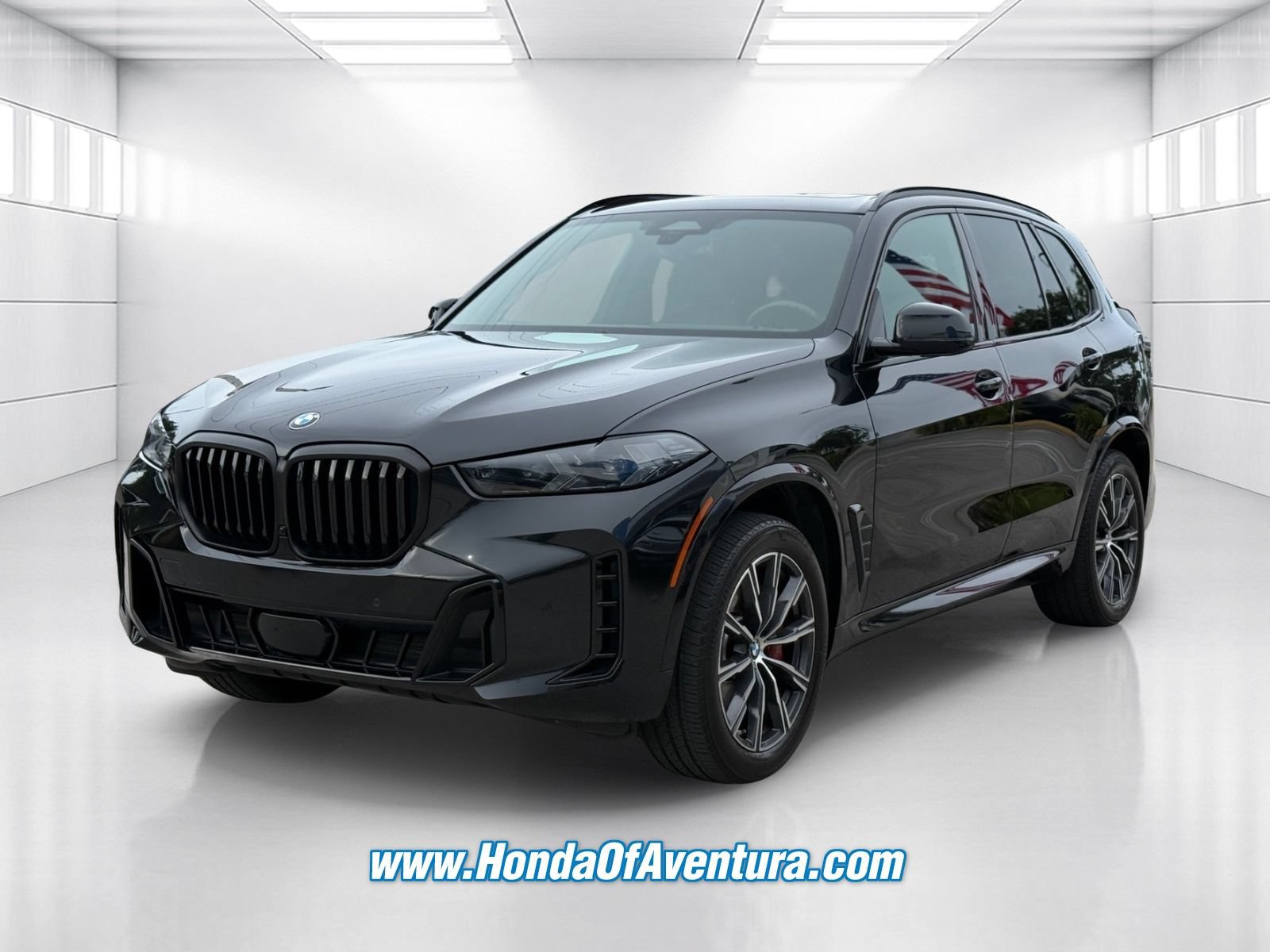 Used 2024 BMW X5 sDrive40i w/ M Sport Package RWD image 3