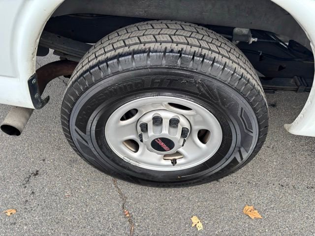 Certified 2022 GMC Savana 2500 w/ Driver Convenience Package image 28