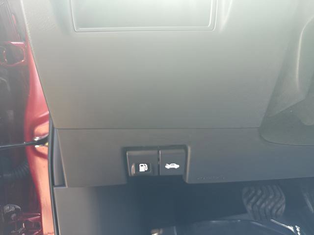 New 2025 Nissan Versa SV w/ Trunk Package image 9