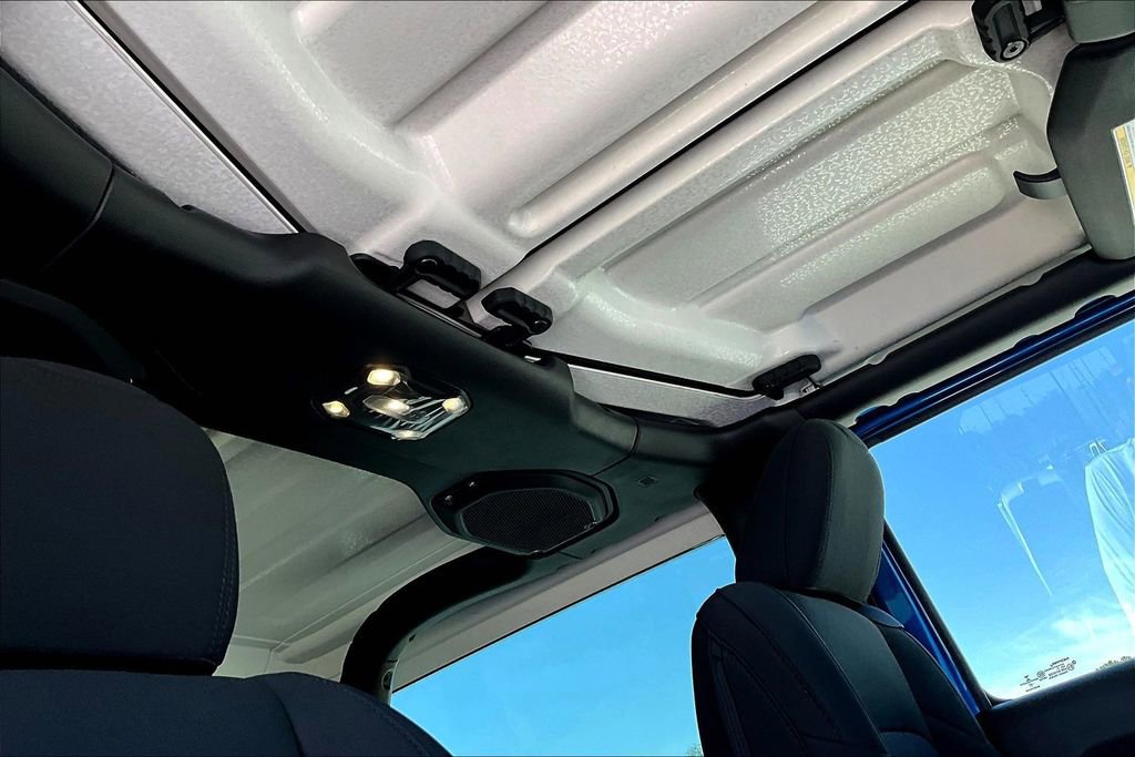 Used 2021 Jeep Wrangler Sport image 19