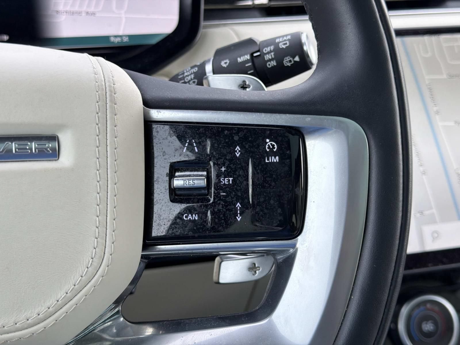 Used 2023 Land Rover Range Rover SE AWD/4WD image 24