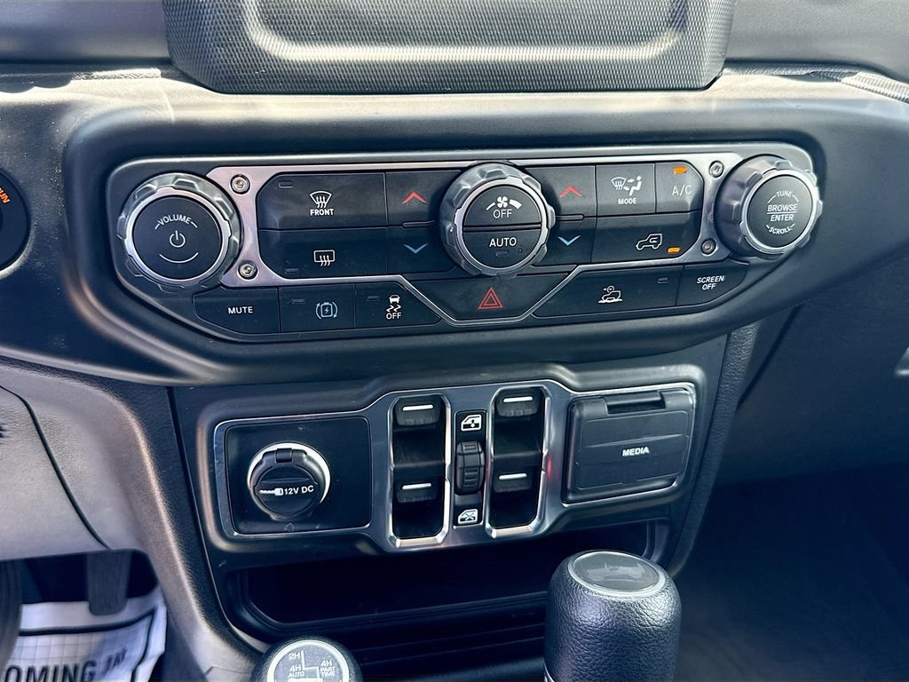 Used 2023 Jeep Wrangler Unlimited AWD/4WD image 17