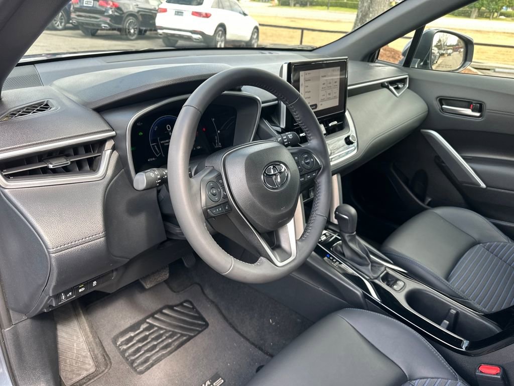 Used 2024 Toyota Corolla Cross XSE w/ Convenience Package image 17